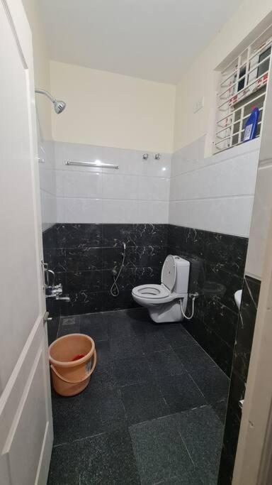 Villa Kamalam 2 Bhk - Non Ac à Coimbatore Extérieur photo