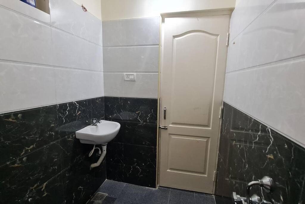Villa Kamalam 2 Bhk - Non Ac à Coimbatore Extérieur photo